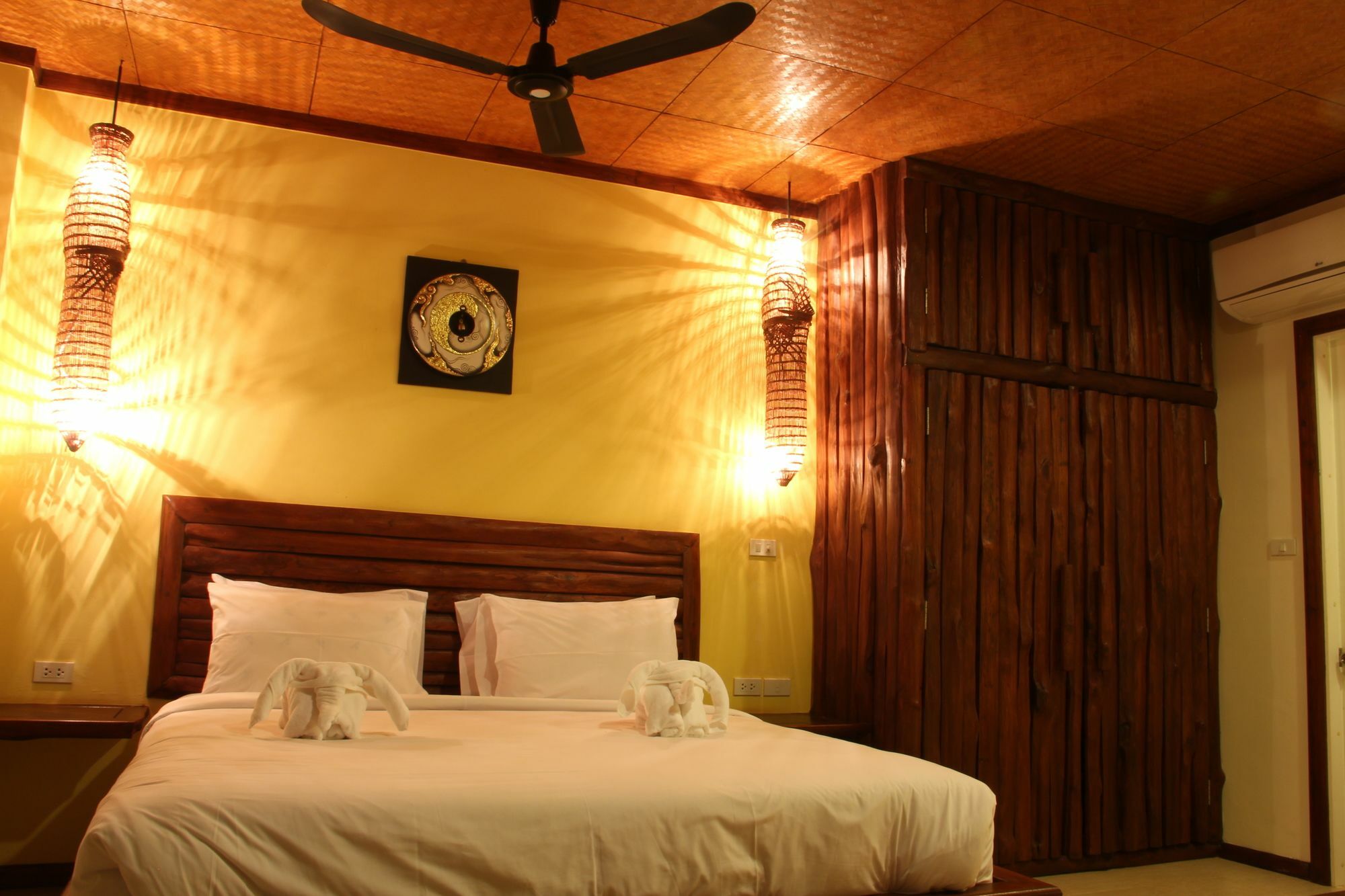 Hotel Singha Rubber Tree Ban Huai Maenam Noi Exterior foto